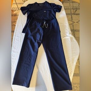FIGS NAVY BLUE SCRUB SET.. large for both!